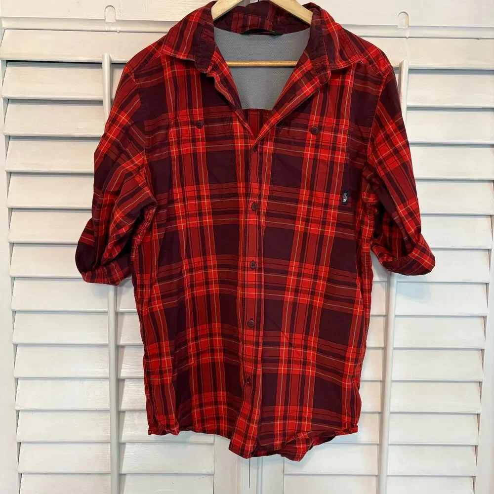 The North Face Red And Burgundy Plaid‎ Button Down Shirt Size Medium